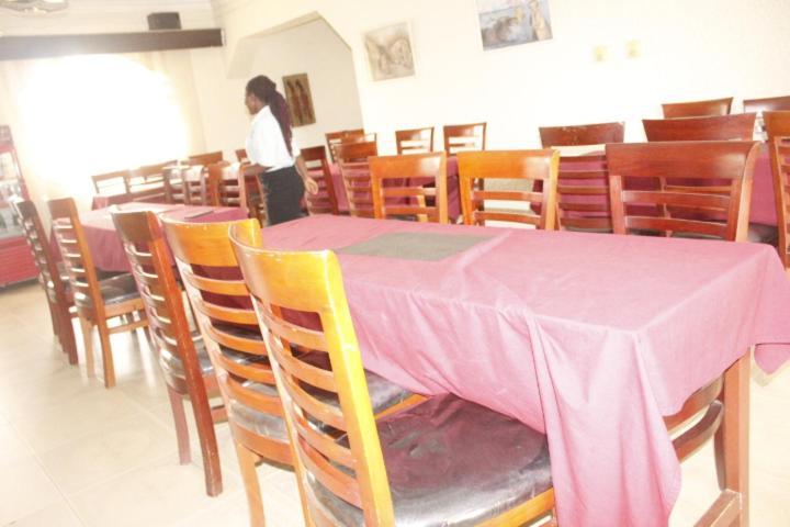 Rwizi View Hotel Mbarara Buitenkant foto