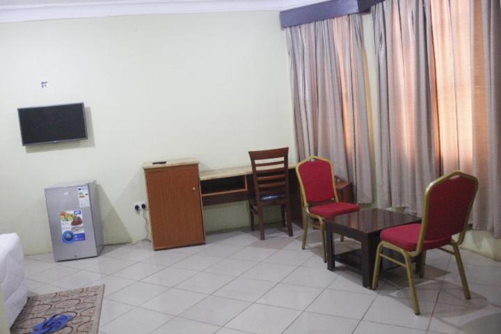 Rwizi View Hotel Mbarara Buitenkant foto