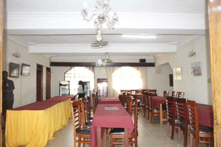 Rwizi View Hotel Mbarara Buitenkant foto